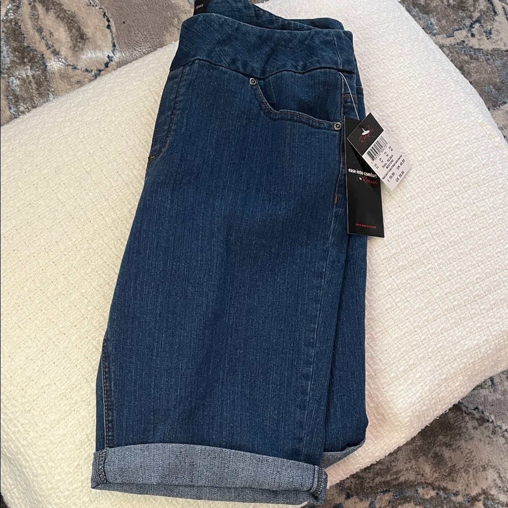 Rekucci Jeans Women's Pull on Jean shorts Size 12